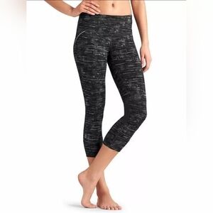 Athleta Mesh Chatarunga Cropped Athletic Leggings Gray Black